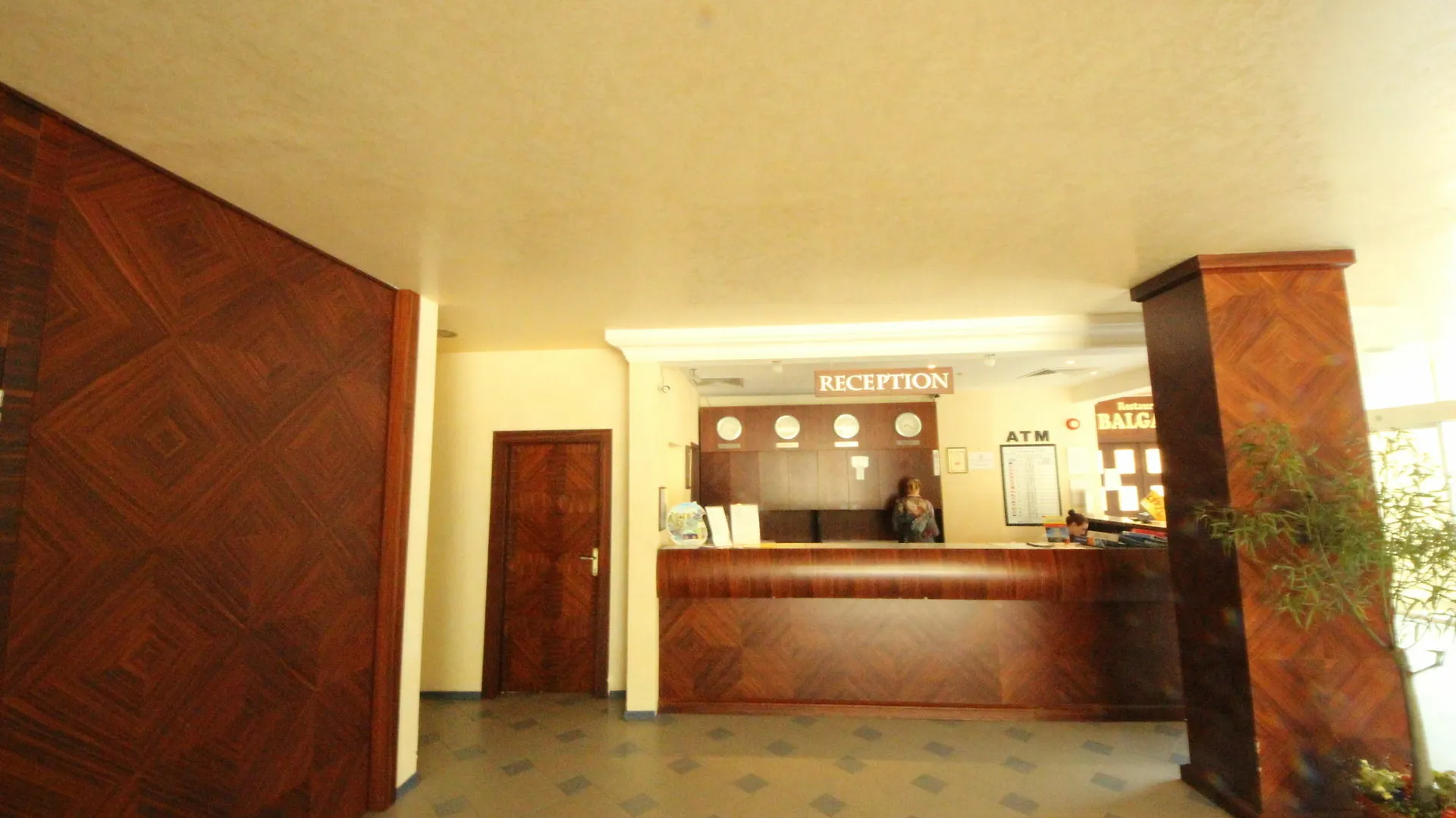 Menada Oasis Resort Apartments Sluneční pobřeží